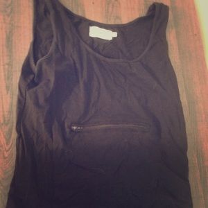 Pocket safe traveling tank top